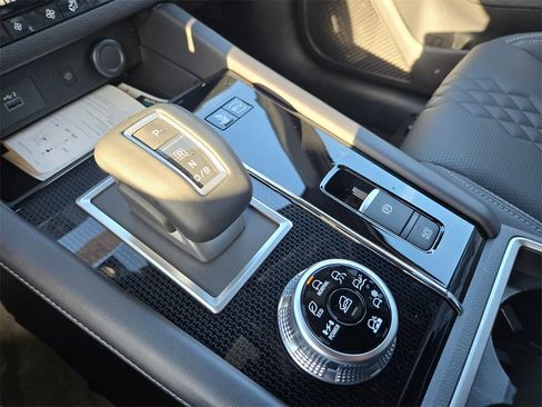 New 2025 Mitsubishi Outlander SEL Black Edition image 11