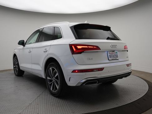 Used 2023 Audi Q5 2.0T Premium w/ Convenience Package AWD/4WD image 3