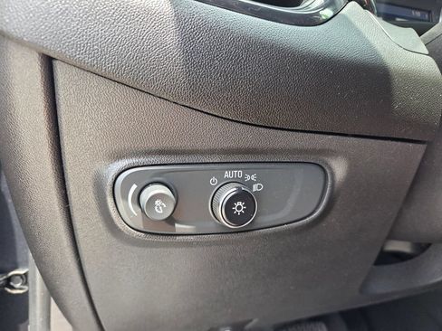 Used 2023 Chevrolet Equinox RS FWD image 23