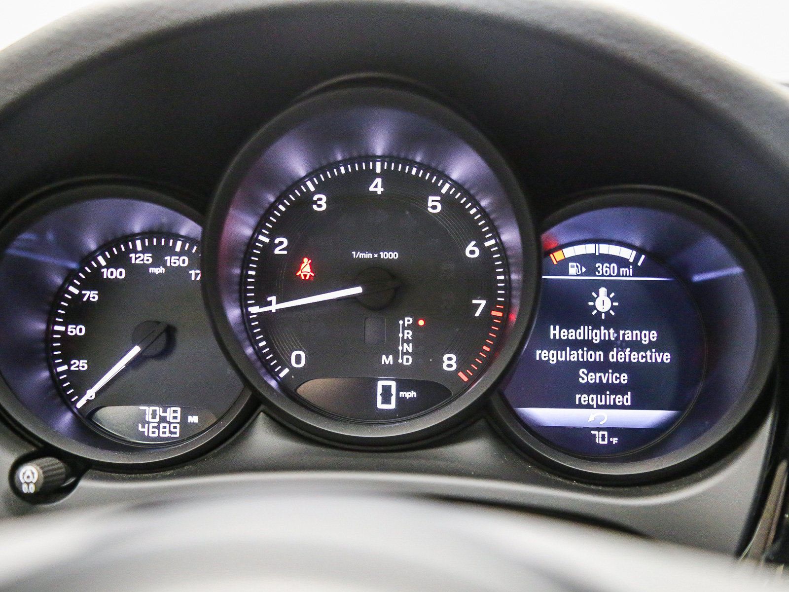 Certified 2025 Porsche Macan AWD/4WD image 31