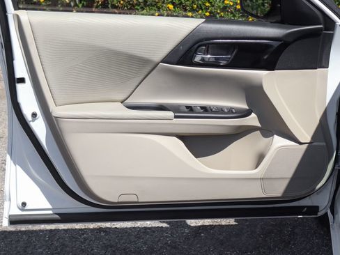 Used 2017 Honda Accord LX image 16