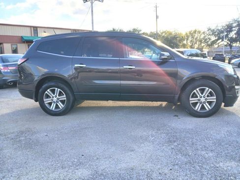Used 2016 Chevrolet Traverse LT image 8