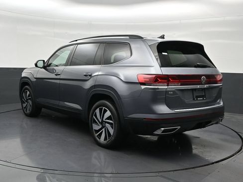 Used 2024 Volkswagen Atlas SE FWD image 3