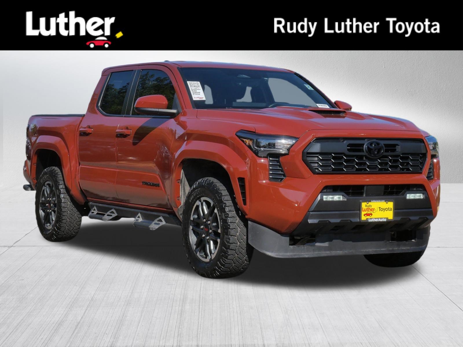 Used 2025 Toyota Tacoma TRD Sport AWD/4WD image 1