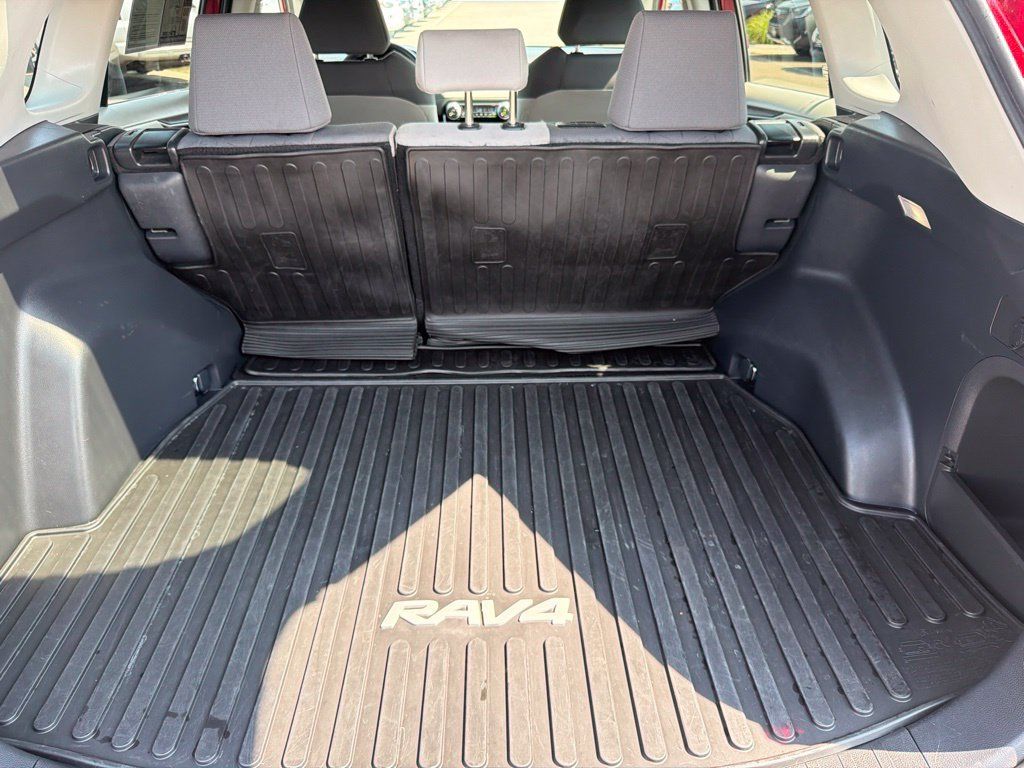 Used 2024 Toyota RAV4 XLE w/ Convenience Package AWD/4WD image 18