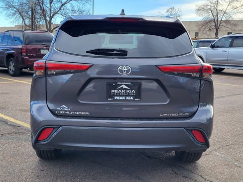 Used 2023 Toyota Highlander Limited image 11