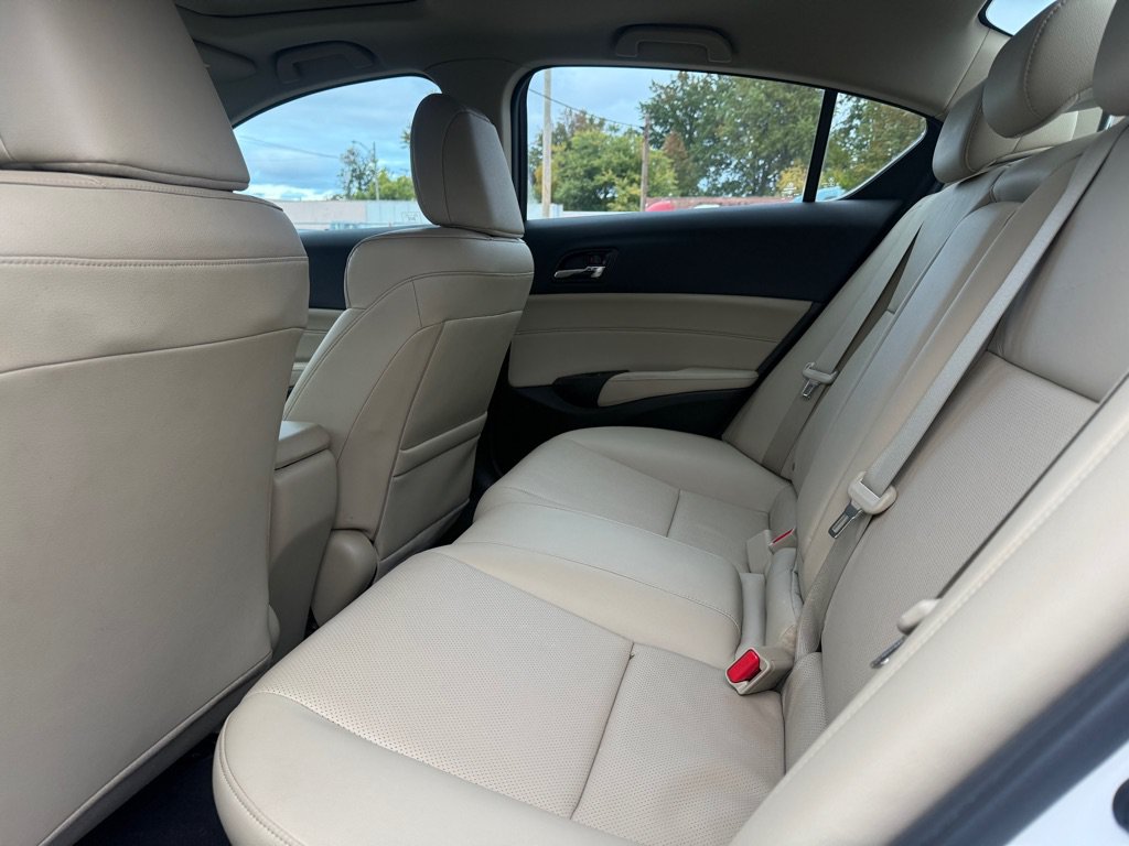 Used 2013 Acura ILX w/ Premium Package FWD image 11
