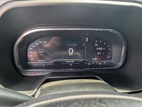 Used 2022 GMC Yukon XL AT4 w/ Technology Package AWD/4WD image 10