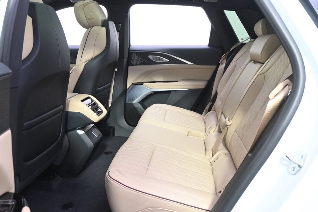 Certified 2026 Cadillac Lyriq Signature Luxury w/ Nappa Leather Package AWD/4WD image 21