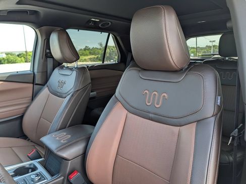Certified 2024 Ford Explorer King Ranch w/ Technology Package AWD/4WD image 26