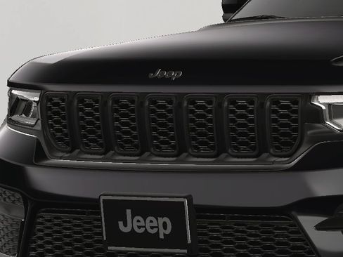 New 2025 Jeep Grand Cherokee Altitude image 11