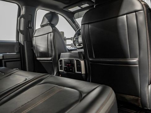 Used 2022 Ford F450 Platinum w/ FX4 Off-Road Package image 39