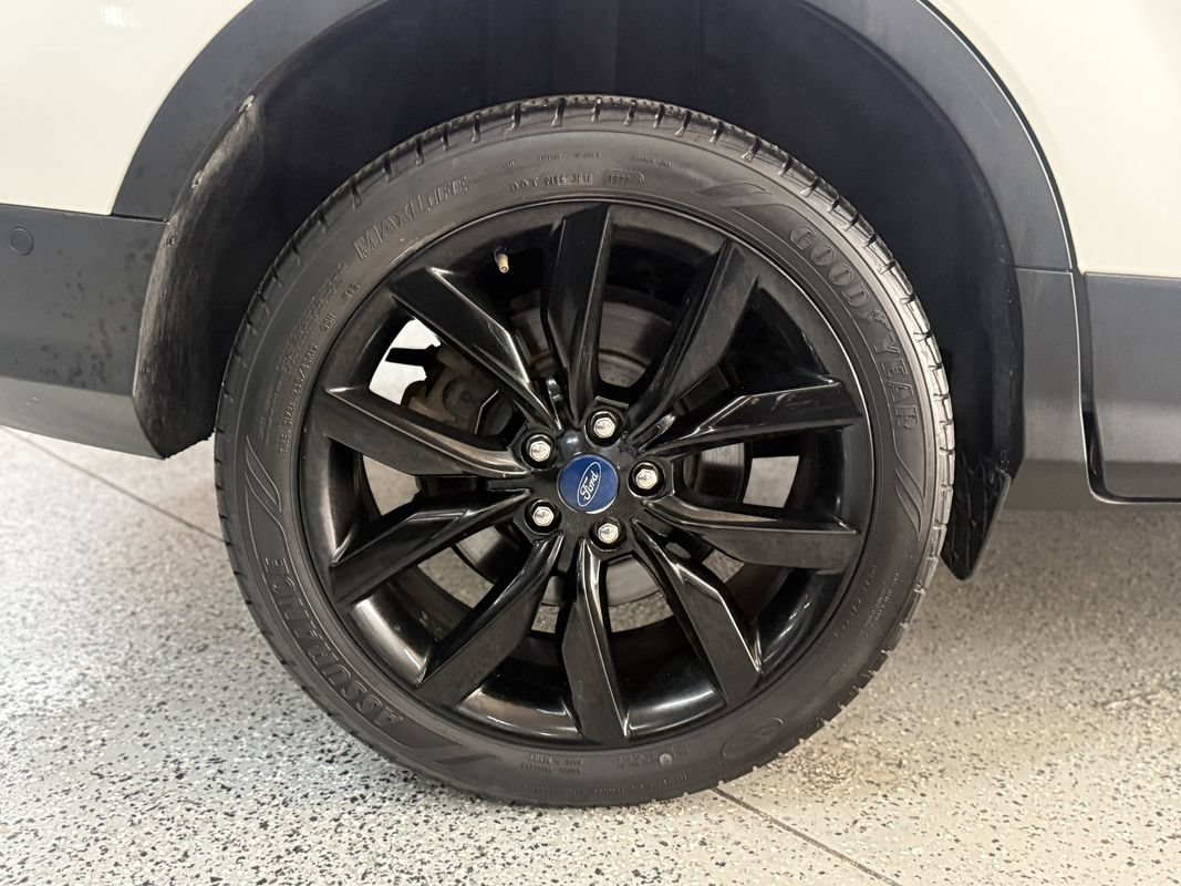 Used 2019 Ford Escape Titanium AWD/4WD image 25