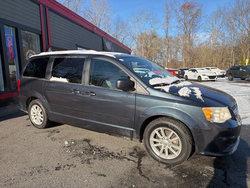 Used 2014 Dodge Grand Caravan SXT image 8