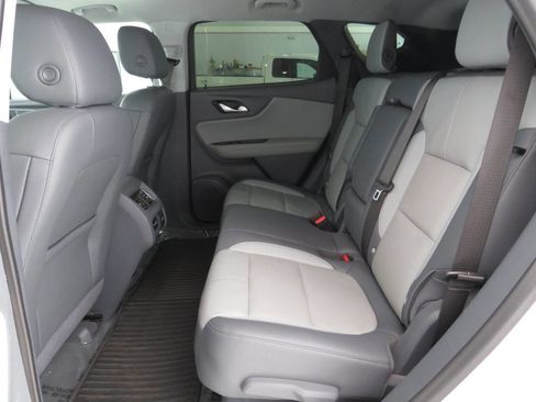 Used 2020 Chevrolet Blazer LT w/ Sound & Technology Package FWD image 14