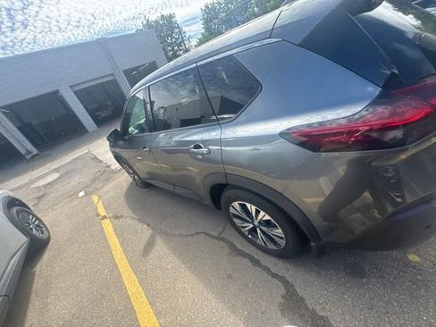 Used 2021 Nissan Rogue SV AWD/4WD image 7