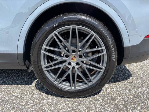 Used 2024 Porsche Cayenne Coupe image 42