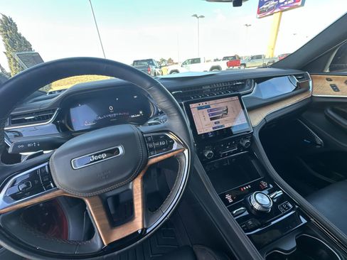 Used 2024 Jeep Grand Cherokee L Summit image 11