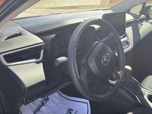 Used 2025 Toyota Corolla LE image 10