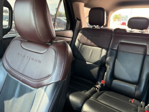 Used 2020 Ford Explorer Platinum w/ Premium Technology Package AWD/4WD image 14