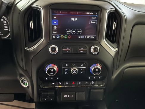 Used 2022 GMC Sierra 1500 AT4 w/ AT4 Premium Package AWD/4WD image 21