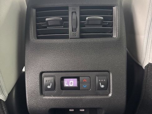 New 2025 Mitsubishi Outlander SE image 31