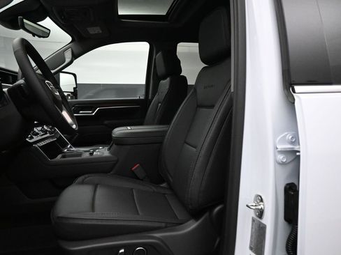 New 2026 GMC Sierra 3500 Denali w/ Denali Reserve Package image 10