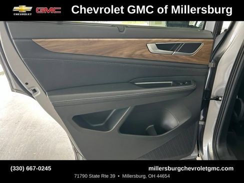 Used 2025 Volkswagen Atlas SE AWD/4WD image 24