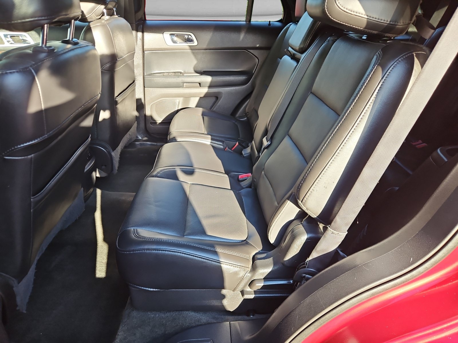 Used 2014 Ford Explorer Limited w/ Equipment Group 302A AWD/4WD image 14