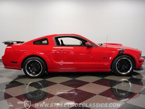Used 2006 Ford Mustang GT RWD image 15
