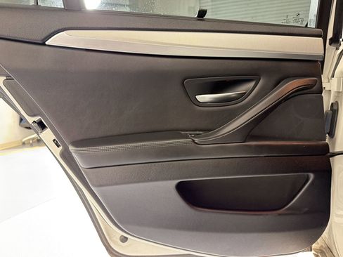 Used 2016 BMW M5 RWD image 25