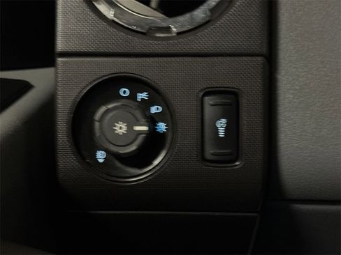 Used 2015 Ford F250 XLT w/ XLT Premium Package image 16