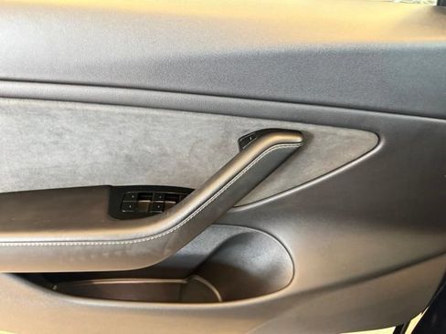 Used 2018 Tesla Model 3 Mid Range RWD image 17