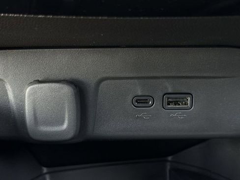 New 2026 Chevrolet Trax RS w/ Sunroof Package FWD image 21