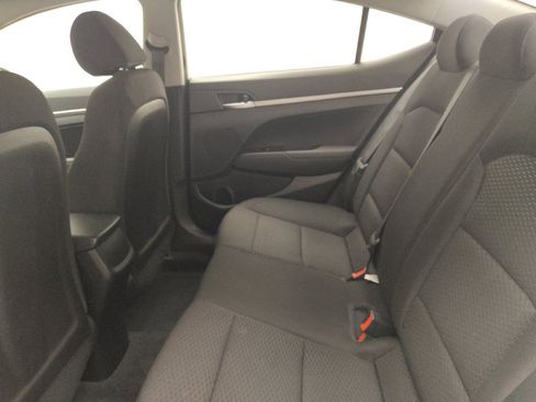 Used 2019 Hyundai Elantra SE w/ Cargo Package FWD image 18