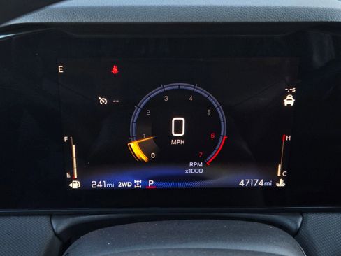 Used 2025 Chevrolet TrailBlazer LT AWD/4WD image 23