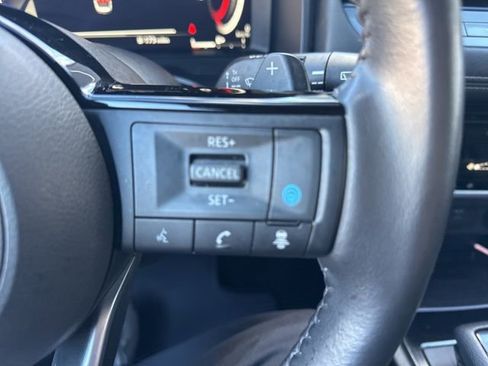 Used 2024 Nissan Rogue SL image 22