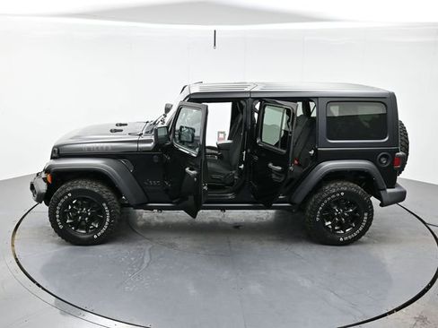 Used 2022 Jeep Wrangler Unlimited Sport image 37