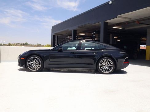 Certified 2025 Porsche Panamera 4 AWD/4WD image 2