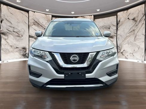 Used 2019 Nissan Rogue S image 2