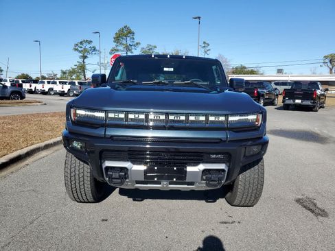 New 2025 GMC Hummer EV 3X w/ LPO, Dark Essentials Package AWD/4WD image 9