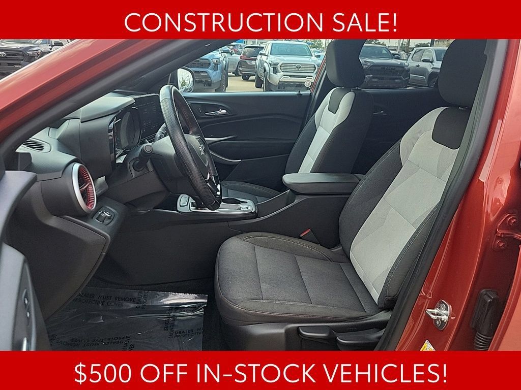Used 2024 Chevrolet Trax RS FWD image 7