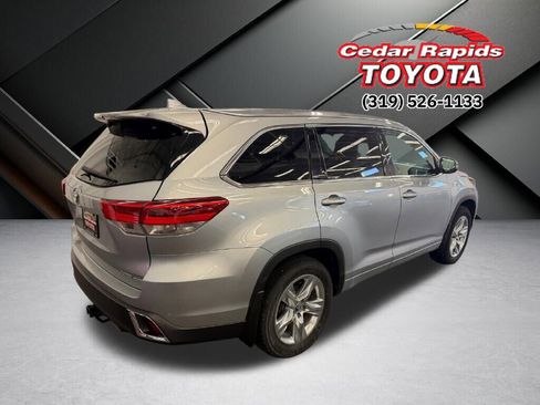 Used 2019 Toyota Highlander Limited image 2