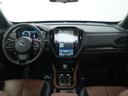 Used 2025 Subaru Forester Touring w/ Touring Package image 16