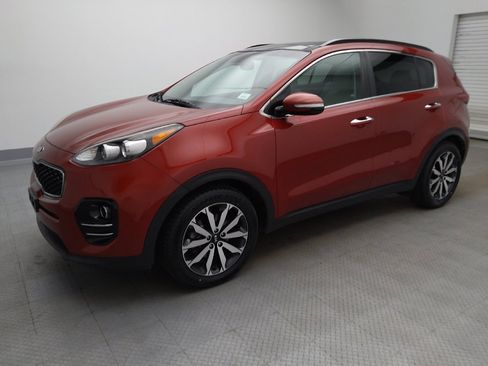 Used 2019 Kia Sportage EX w/ EX Premium Package FWD image 2