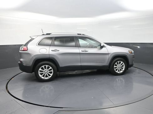 Used 2019 Jeep Cherokee Latitude w/ Popular Appearance Group AWD/4WD image 12
