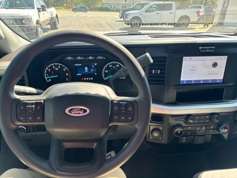 Certified 2025 Ford F250 XL w/ STX Appearance Package AWD/4WD image 5