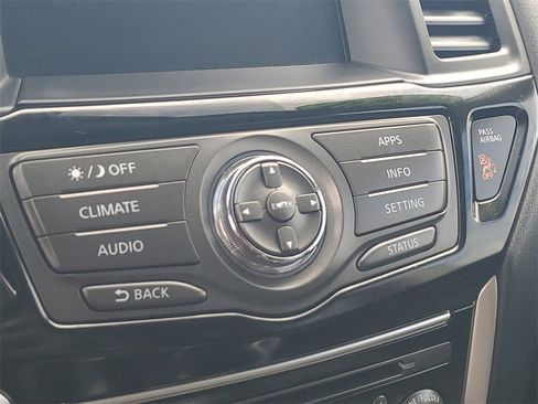 Used 2020 Nissan Pathfinder SV image 24