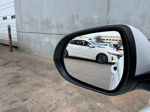 Used 2025 Buick Envista Preferred image 17