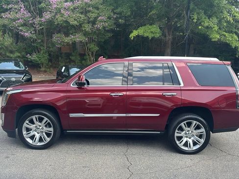 Used 2018 Cadillac Escalade Premium Luxury AWD/4WD image 8